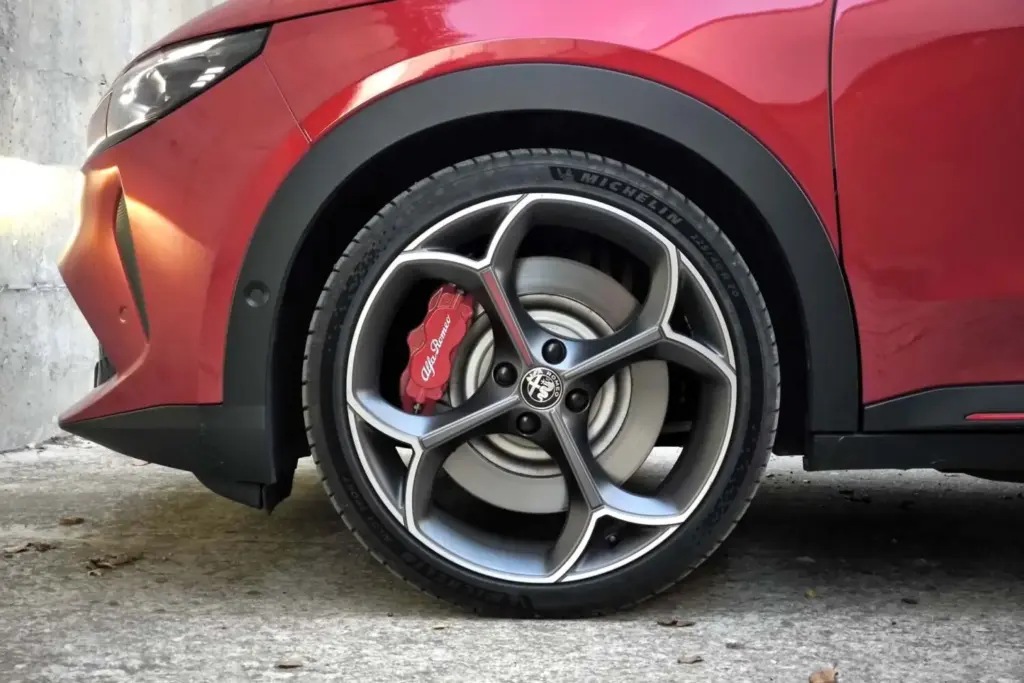 Prueba del Alfa Romeo Junior Elettrica 280 Veloce: El más Alfa de los Junior