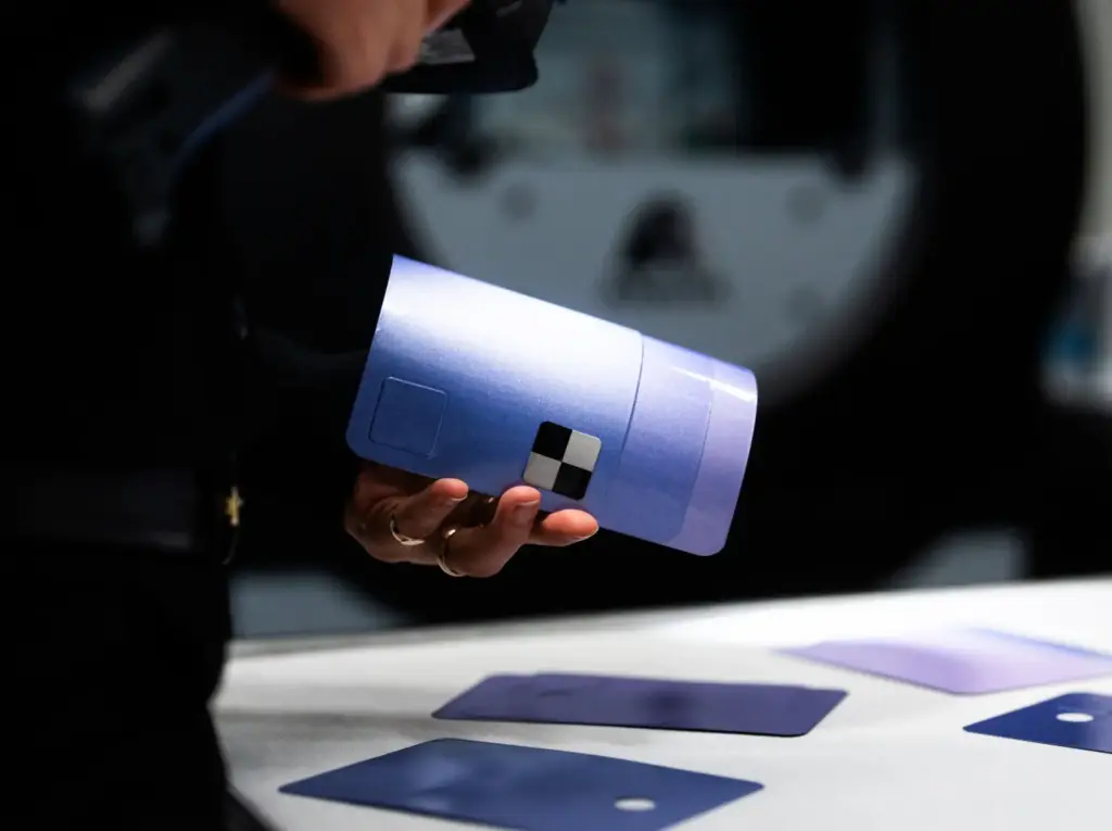 Este Bugatti W16 Mistral Caroline es una oda a las flores, a la alta costura y a una hija