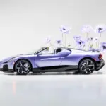 Este Bugatti W16 Mistral Caroline es una oda a las flores, a la alta costura y a una hija