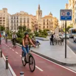 El Ministerio de Transportes ‘dispara’ al vehículo privado: Menos asfalto y más calles peatonales y carriles bici para Madrid, Barcelona, Sevilla, Valencia…