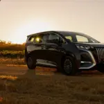 Así es el Denza D9, el monovolumen eléctrico de lujo que llegará a España a lo largo del año