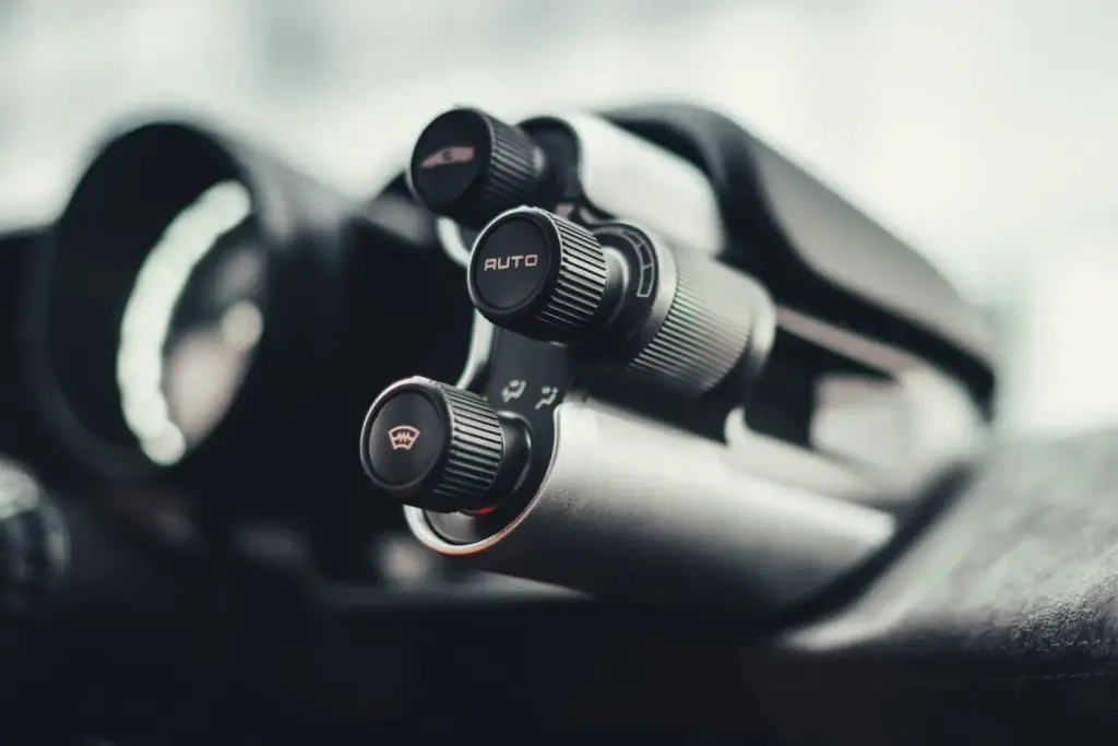 El GMA T.50s Niki Lauda recibe el beneplácito de Dario Franchitti en Baréin