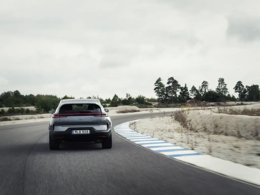 Polestar 3 2027: Arquitectura de 800 voltios y hasta 680 CV de potencia 11 Motor16 nuevo polestar 3 2027 27 Motor16