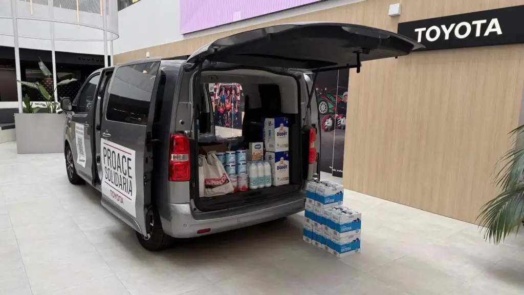 proacesolidria 2026 TOYOTA Motor16