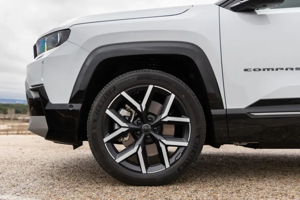 Prueba del Jeep E Compass First Edition 74 kWh: La civilización puede esperar