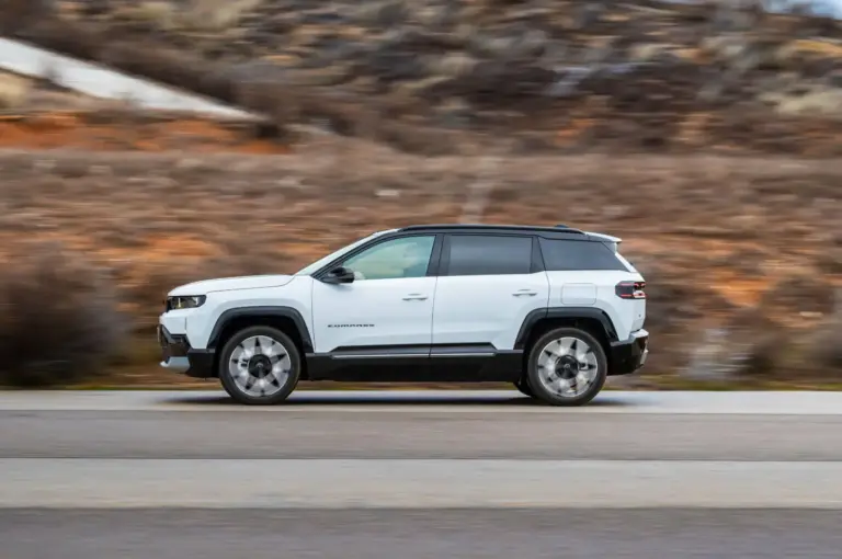 Prueba del Jeep Compass First Edition 74 kWh: La civilización puede esperar