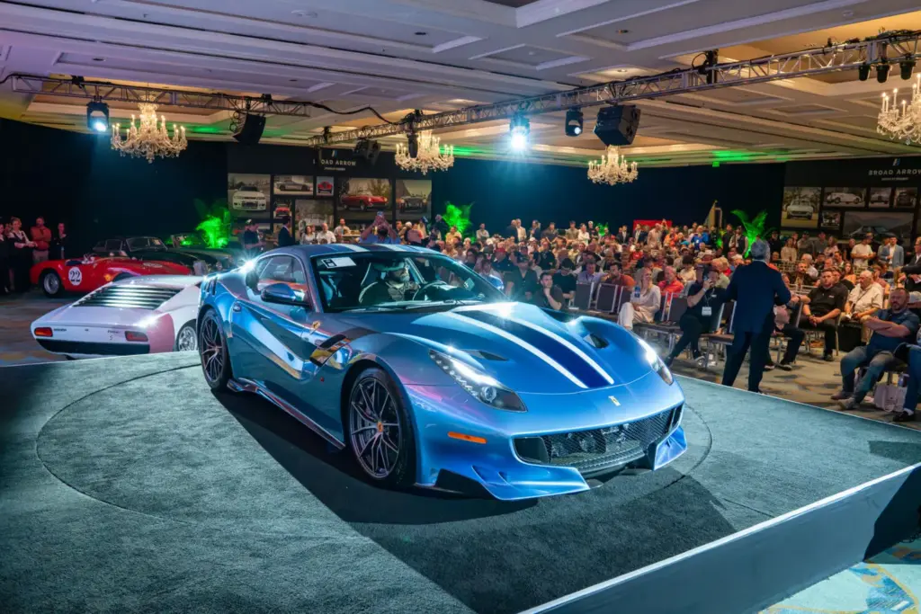 El Ferrari Enzo lidera una lista que recauda 111 millones de dólares y fija cinco récords mundiales 6 Motor16 El Ferrari Enzo lidera una lista que recauda 111 millones de dólares y fija cinco récords mundiales