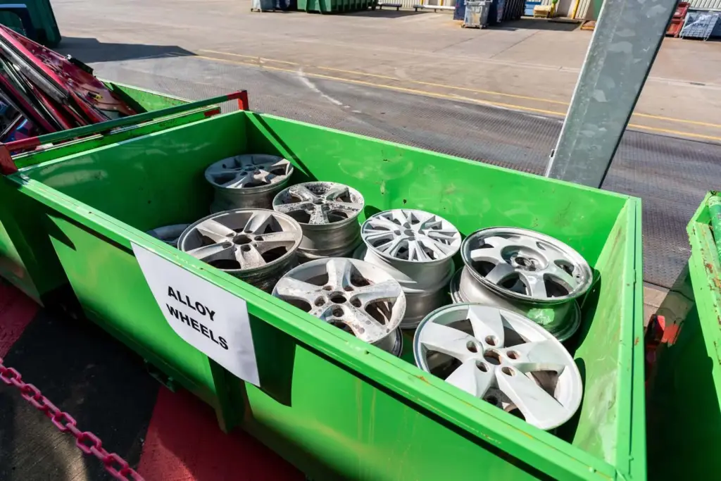 Toyota da una nueva oportunidad a los usados: así recicla vehículos al final de su vida útil 7 Motor16 toyotacircularfactoryuk8 Motor16