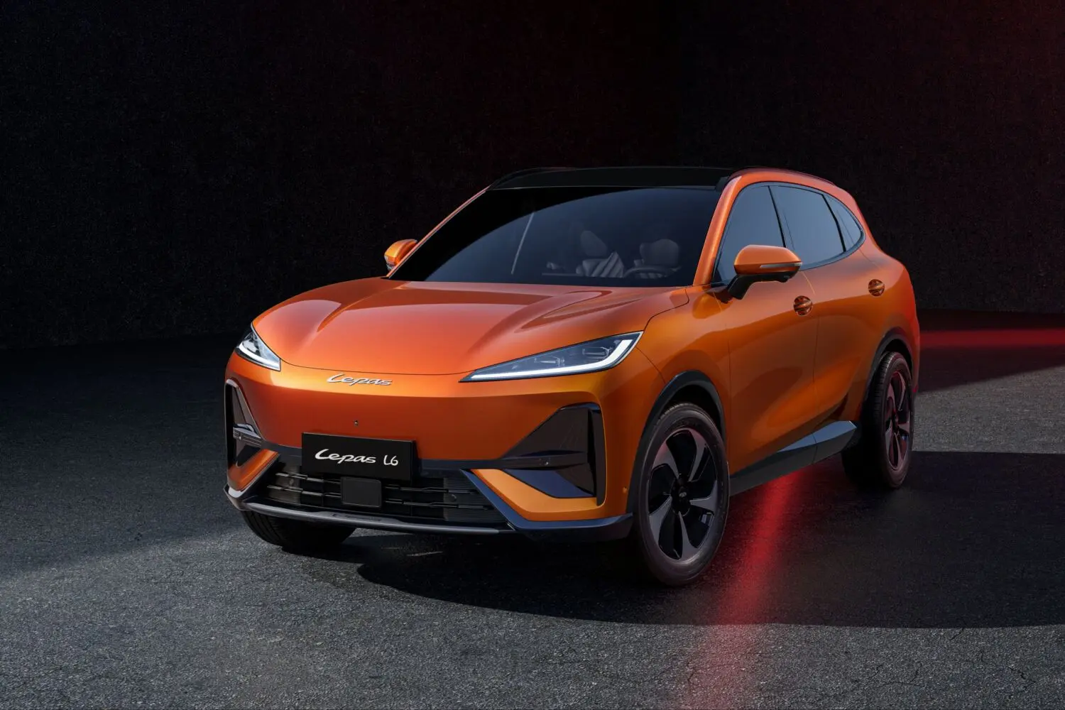LEPAS L6 EV, todos los datos del primer eléctrico de la marca: 217 CV, 450 km de autonomía…
