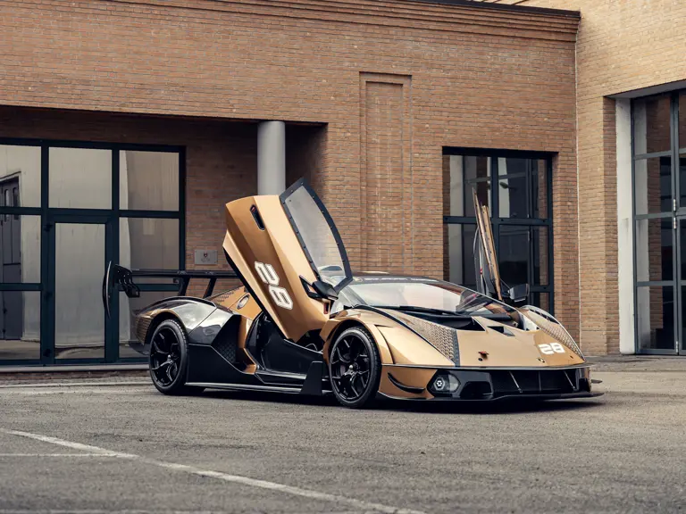 Essenza SCV12: El Lamborghini más extremo da un correctivo económico a su dueño