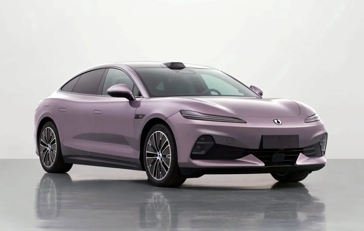 Denza Z9GT: La firma premium de BYD dice que 1.156 CV no eran suficientes