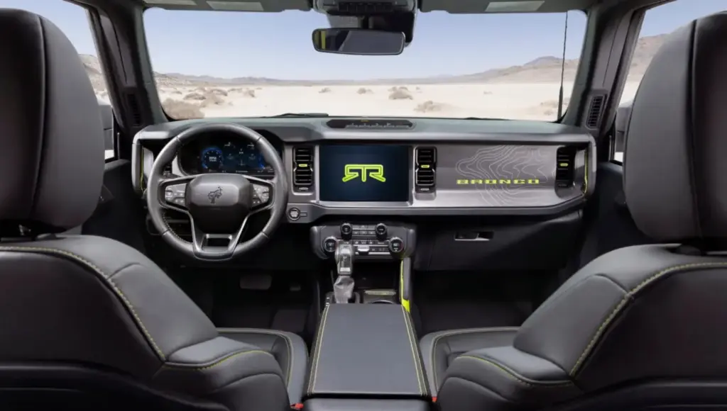 El Ford Bronco RTR nos deleita con su interior a un paso de su lanzamiento 1 Motor16 2026 Ford Bronco RTR. Imagen salpicadero.