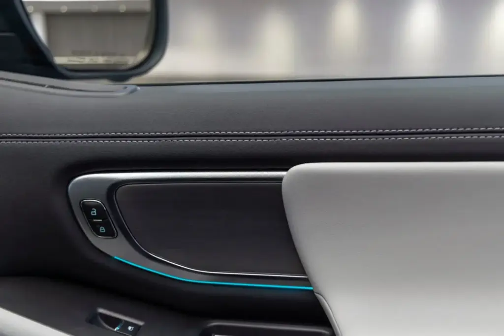 2026 Ford Expedition 30 Years 16 Motor16