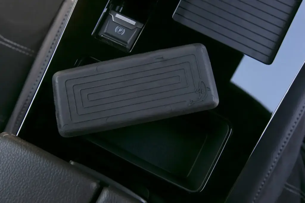 2026 Opel Astra tiburones easter eggs 12 Motor16