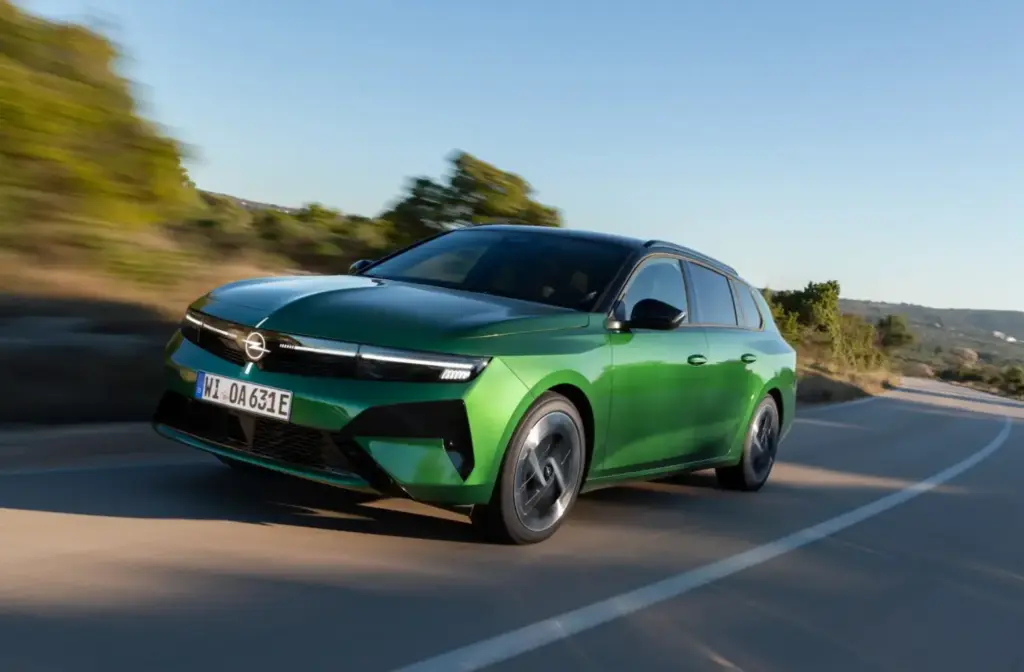 2026 Opel Astra tiburones easter eggs 6 Motor16