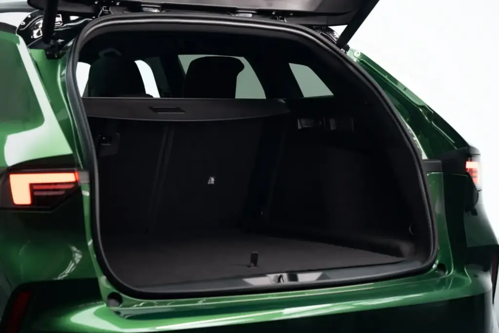 2026 Opel Astra tiburones easter eggs 8 Motor16