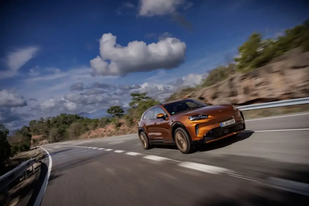 Porsche Cayenne Electric: Conducimos el SUV eléctrico que desafía las leyes de la física 15 Motor16 2026 Porsche Cayenne Electric Al Volante 33 Motor16