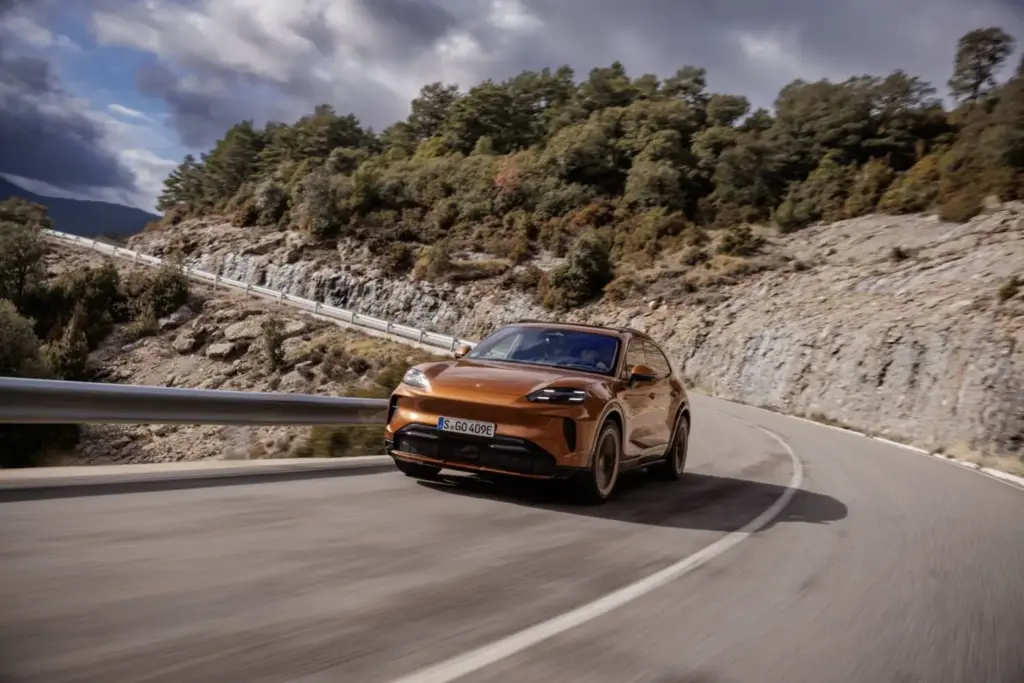 Porsche Cayenne Electric: Conducimos el SUV eléctrico que desafía las leyes de la física 17 Motor16 2026 Porsche Cayenne Electric Al Volante 36 Motor16