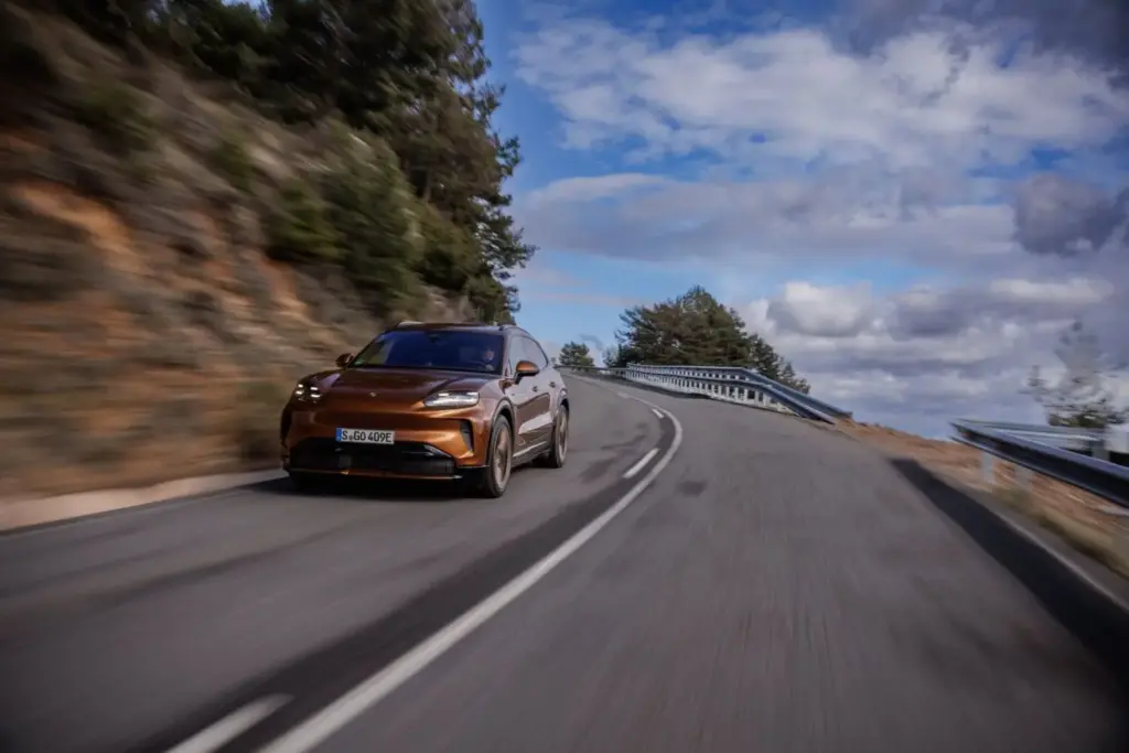 Porsche Cayenne Electric: Conducimos el SUV eléctrico que desafía las leyes de la física 20 Motor16 2026 Porsche Cayenne Electric Al Volante 39 Motor16