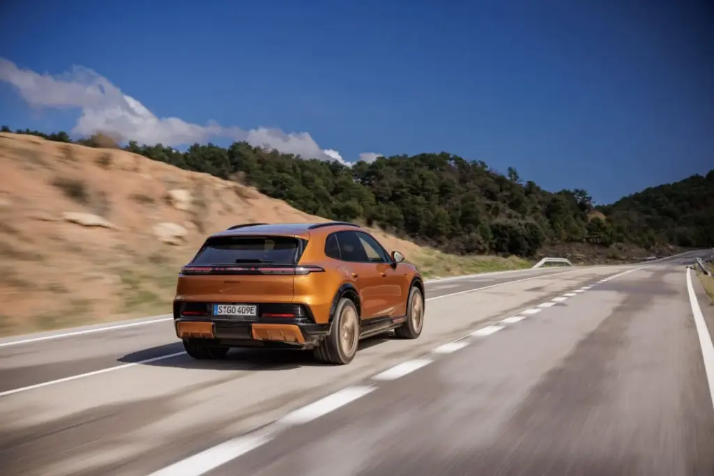 Porsche Cayenne Electric: Conducimos el SUV eléctrico que desafía las leyes de la física 25 Motor16 2026 Porsche Cayenne Electric Al Volante 43 Motor16