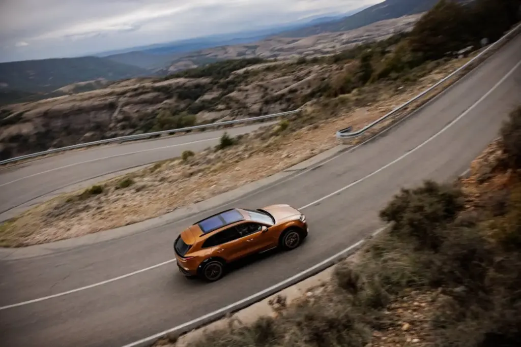 Porsche Cayenne Electric: Conducimos el SUV eléctrico que desafía las leyes de la física 27 Motor16 2026 Porsche Cayenne Electric Al Volante 44 Motor16