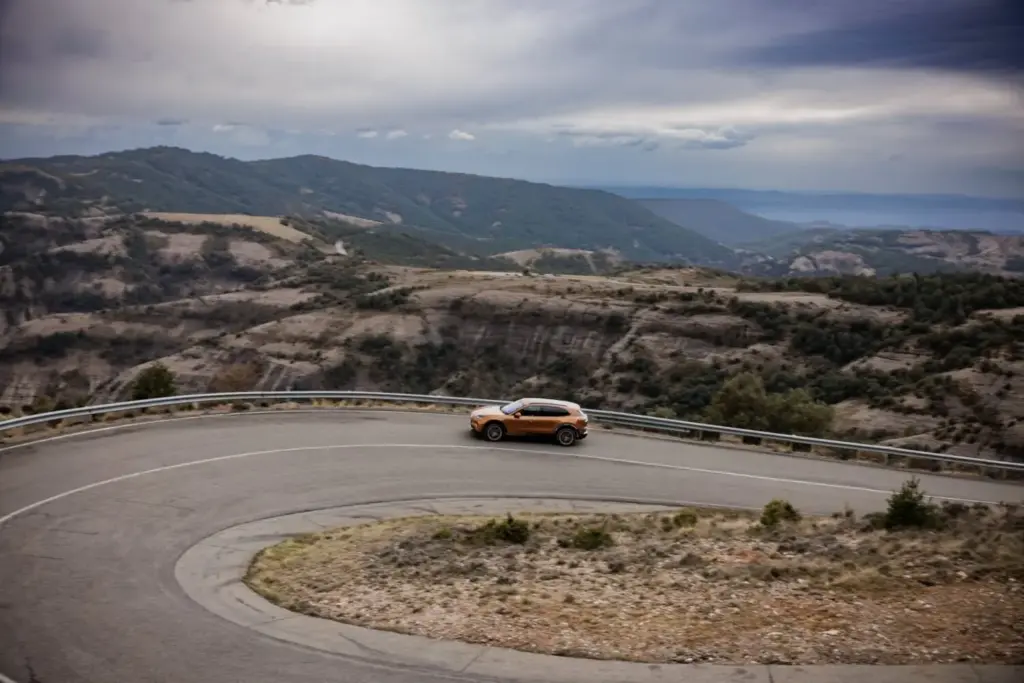 Porsche Cayenne Electric: Conducimos el SUV eléctrico que desafía las leyes de la física 26 Motor16 2026 Porsche Cayenne Electric Al Volante 45 Motor16