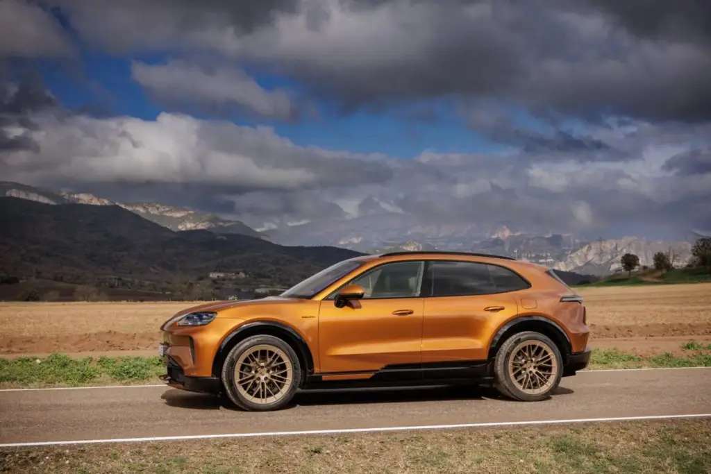 Porsche Cayenne Electric: Conducimos el SUV eléctrico que desafía las leyes de la física 9 Motor16 2026 Porsche Cayenne Electric Al Volante 47 Motor16