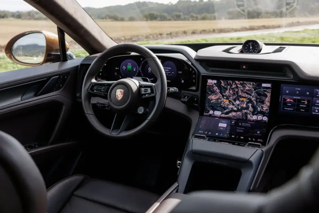 Porsche Cayenne Electric: Conducimos el SUV eléctrico que desafía las leyes de la física 31 Motor16 2026 Porsche Cayenne Electric Al Volante 57 Motor16