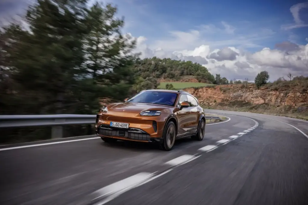 Porsche Cayenne Electric: Conducimos el SUV eléctrico que desafía las leyes de la física 13 Motor16 2026 Porsche Cayenne Electric Al Volante 65 Motor16