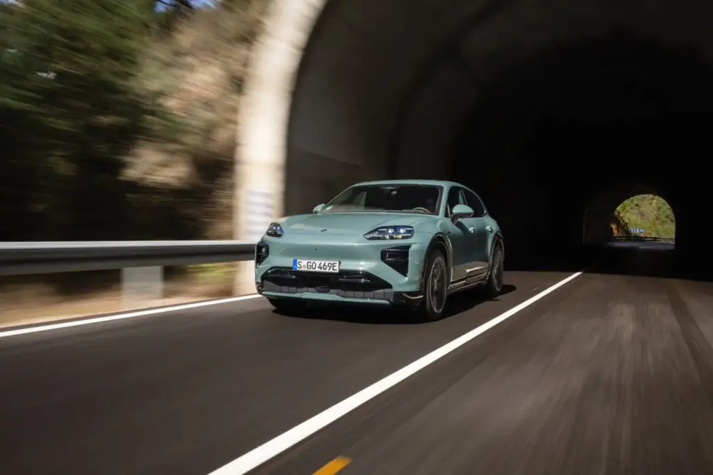 Porsche Cayenne Electric: Conducimos el SUV eléctrico que desafía las leyes de la física 46 Motor16 2026 Porsche Cayenne Turbo Electric Al Volante 10 Motor16