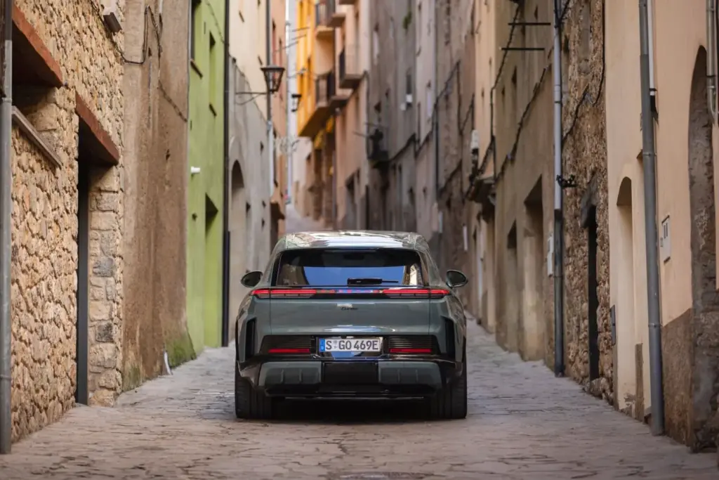 Porsche Cayenne Electric: Conducimos el SUV eléctrico que desafía las leyes de la física 43 Motor16 2026 Porsche Cayenne Turbo Electric Al Volante 13 Motor16