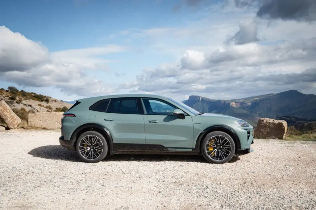 Porsche Cayenne Electric: Conducimos el SUV eléctrico que desafía las leyes de la física 41 Motor16 2026 Porsche Cayenne Turbo Electric Al Volante 15 Motor16
