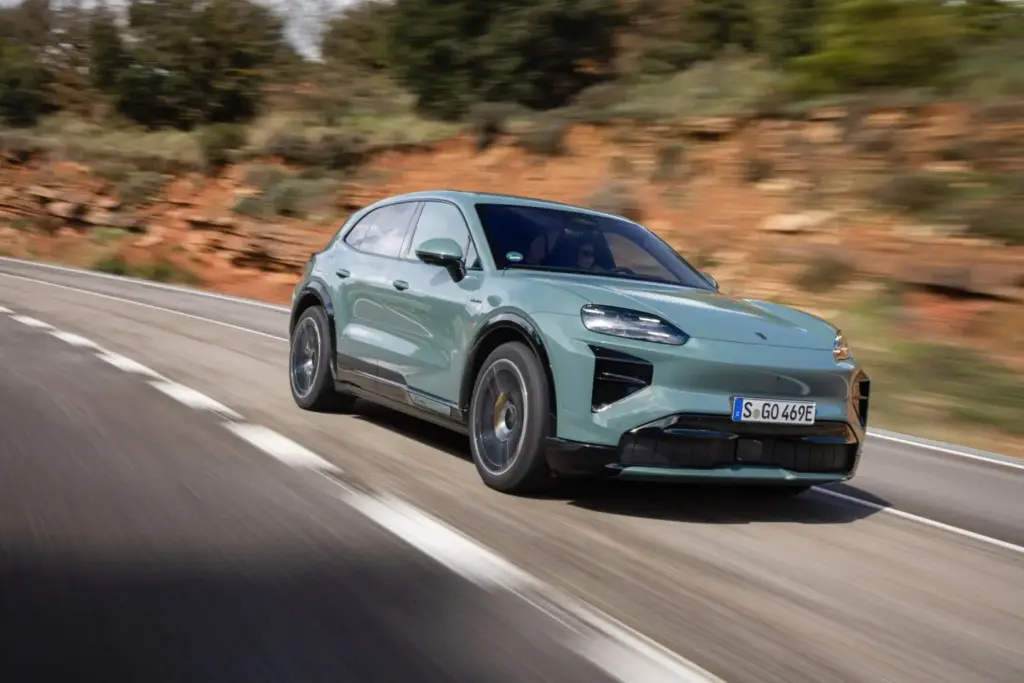Porsche Cayenne Electric: Conducimos el SUV eléctrico que desafía las leyes de la física 50 Motor16 2026 Porsche Cayenne Turbo Electric Al Volante 2 Motor16