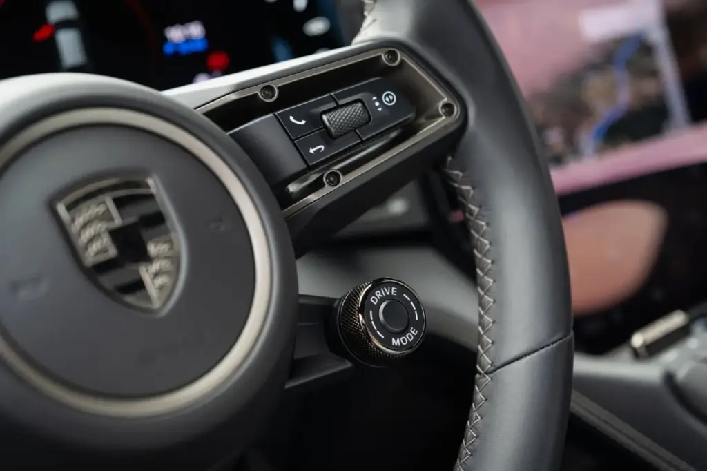 Porsche Cayenne Electric: Conducimos el SUV eléctrico que desafía las leyes de la física 63 Motor16 2026 Porsche Cayenne Turbo Electric Al Volante 25 Motor16