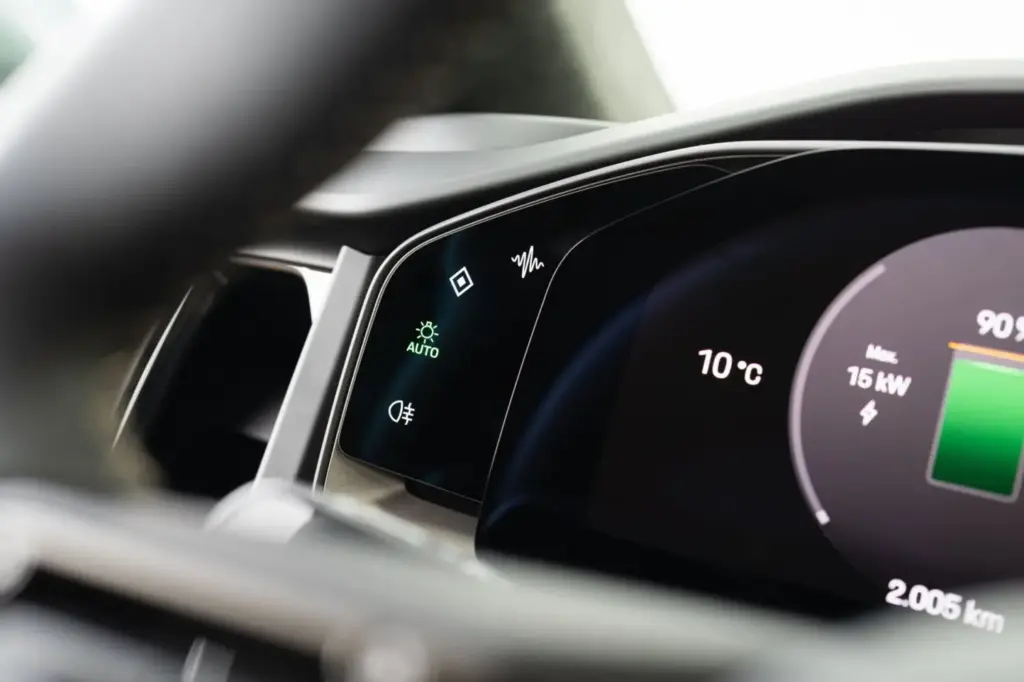 Porsche Cayenne Electric: Conducimos el SUV eléctrico que desafía las leyes de la física 64 Motor16 2026 Porsche Cayenne Turbo Electric Al Volante 27 Motor16