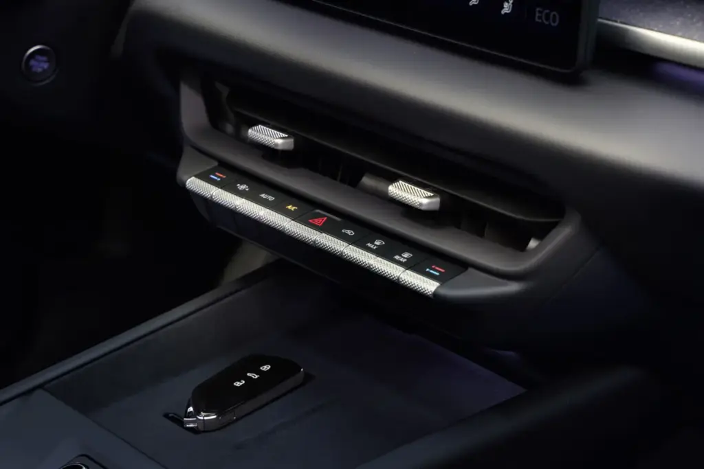 2026 Volkswagen ID. 3 Neo. Imagen botones.