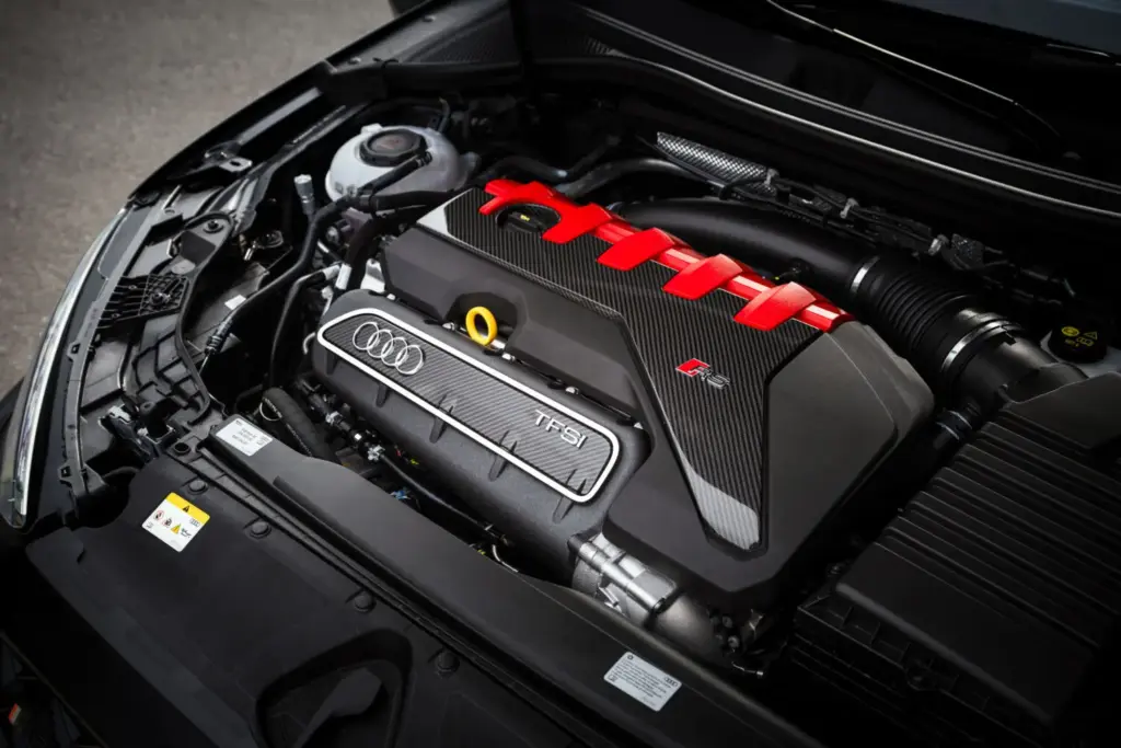 2026 Audi RS 3 competition limited. Imagen motor.