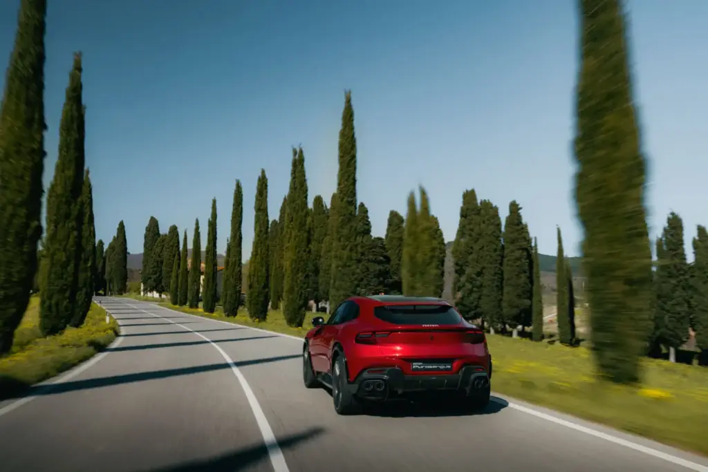 2026 Ferrari Purosangue Handling Speciale. Imagen trasera.
