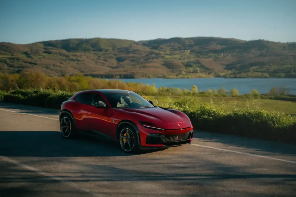 2026 ferrari purosangue handling speciale 12 Motor16