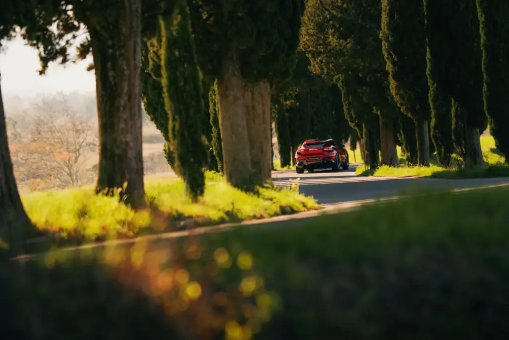 2026 ferrari purosangue handling speciale 17 Motor16