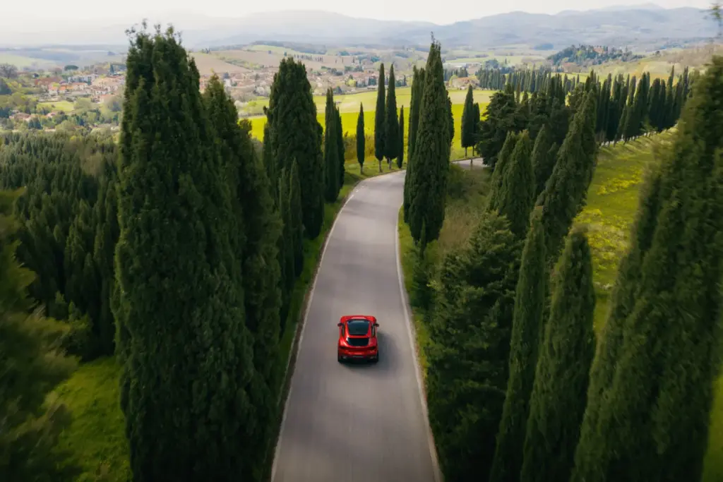 2026 ferrari purosangue handling speciale 3 Motor16