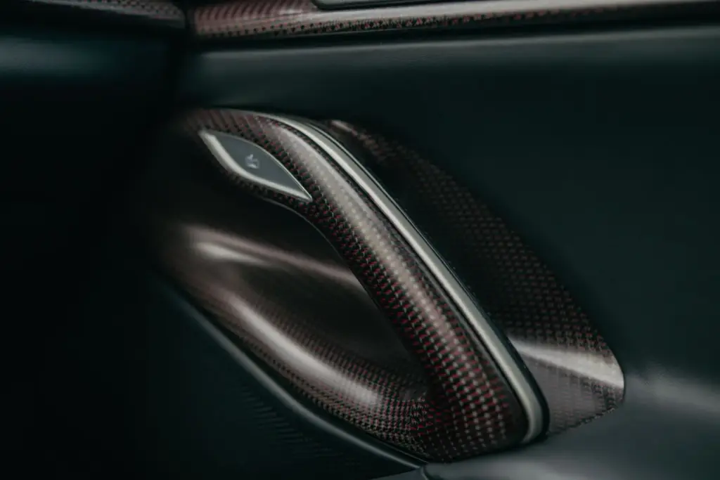 2026 ferrari purosangue handling speciale 8 Motor16