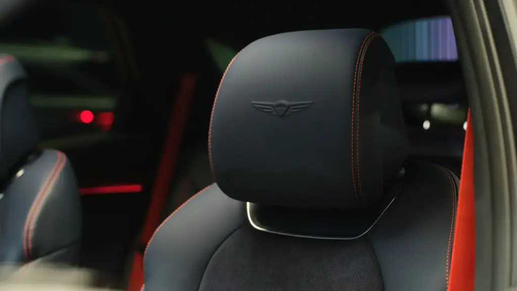 2026 genesis gv70 prestige graphite 8 Motor16