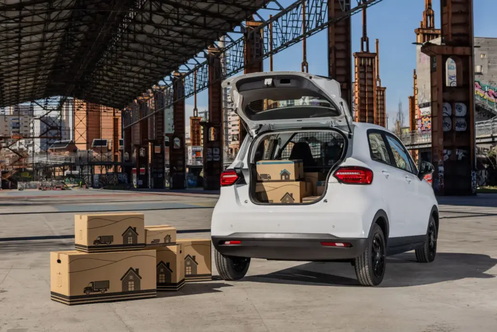 El Leapmotor T03 se adapta para cargárselo todo 3 Motor16 2026 Leapmotor T03 LCV. Imagen exterior.