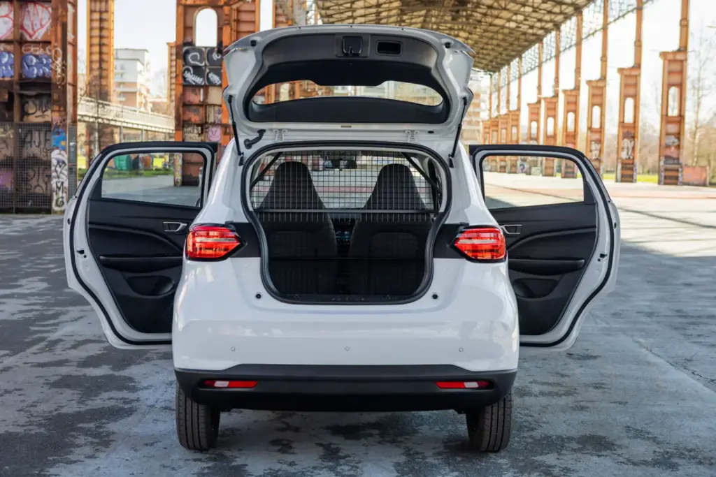 El Leapmotor T03 se adapta para cargárselo todo 10 Motor16 2026 leapmotor t03 lcv 9 Motor16