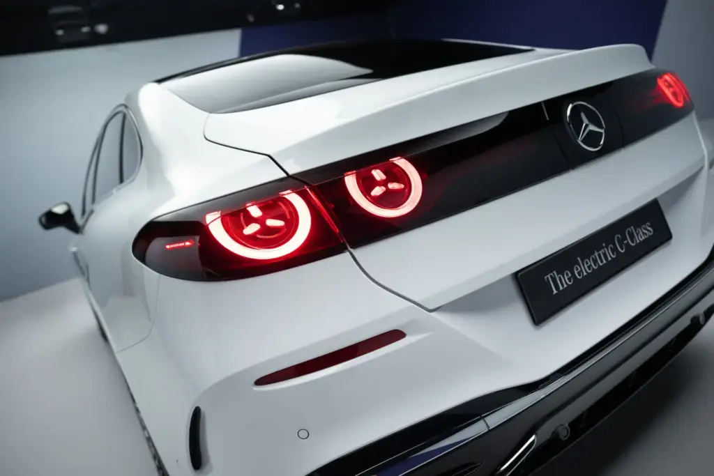 2026 mercedes benz clase c electrico 12 Motor16