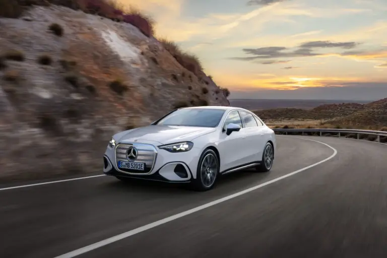 Mercedes-Benz lleva su legendario Clase C a una nueva era 100% eléctrica