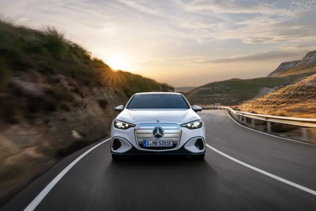 2026 mercedes benz clase c electrico 71 Motor16