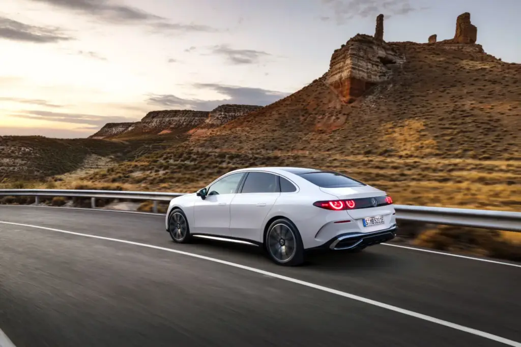 2026 Mercedes-Benz Clase C eléctrico. Imagen trasera.