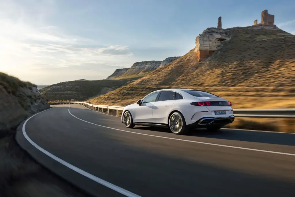 2026 mercedes benz clase c electrico 75 Motor16